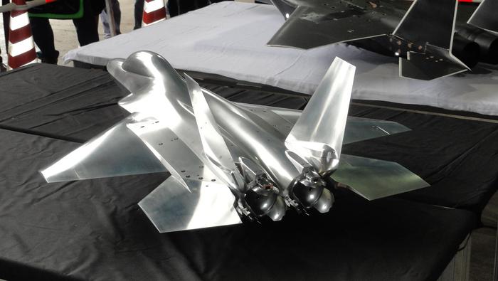 日本五代机未来可与F-35“轻-重搭配”