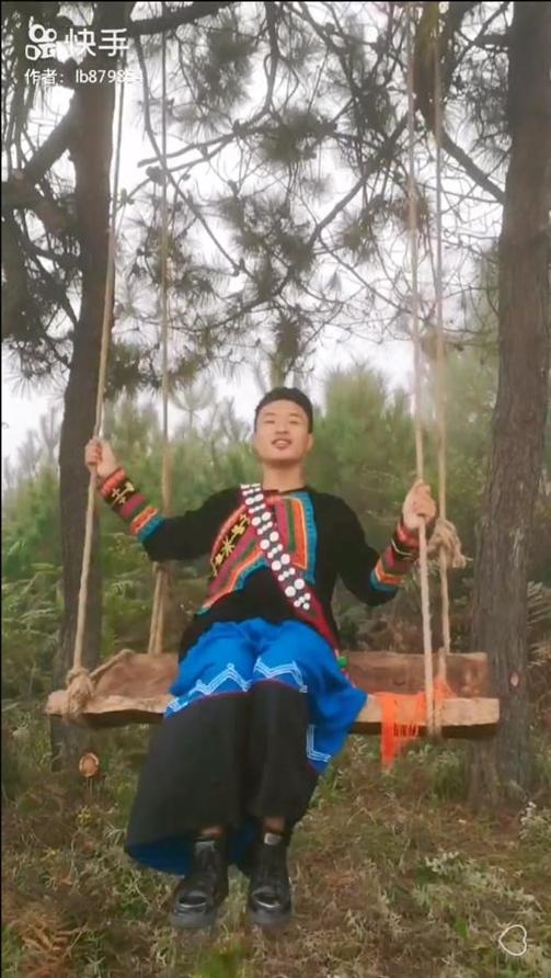悬崖村的年轻人用自己的视角记录生活,让越来越多外面的人了解悬崖村。
