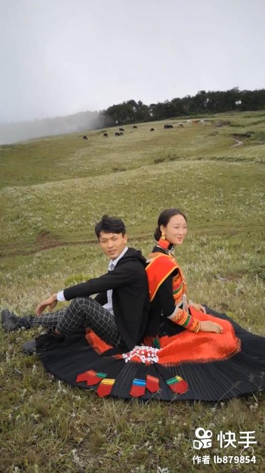 某色拉博在快手上发布的视频,让更多人了解悬崖村的美。