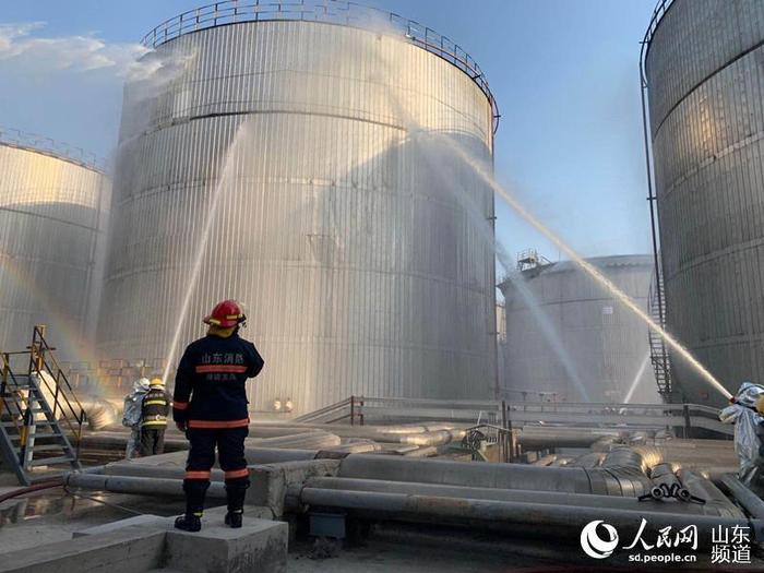 潍坊消防支队组织开展石油化工实战拉动演练
