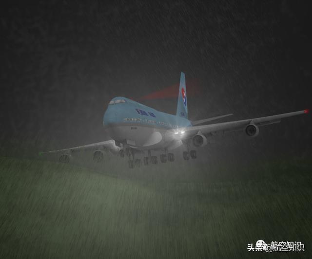 大韩航空班机失事，为何救援人员一个小时后才到现场？韩航飞行训练的失误反思
