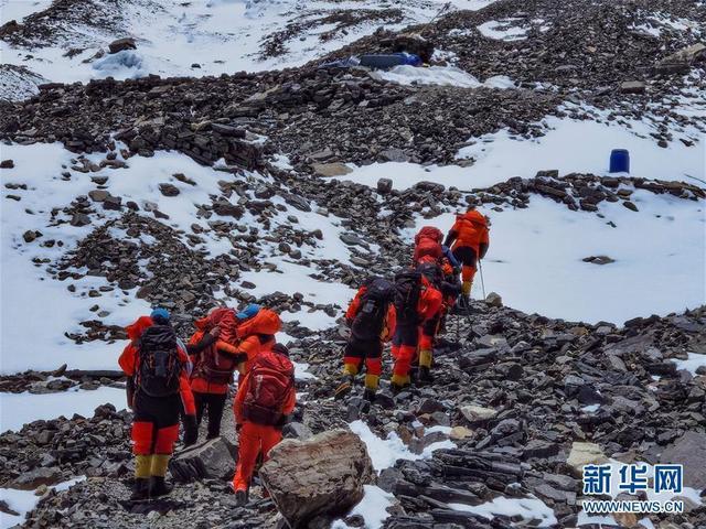 2020珠峰高程测量登山队冲顶组再出发