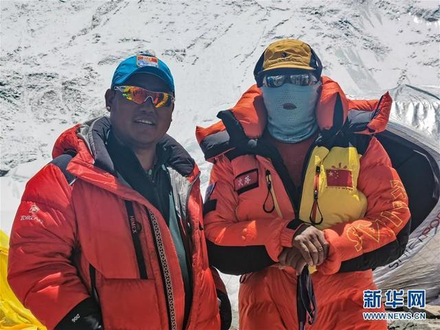 2020珠峰高程测量登山队冲顶组再出发
