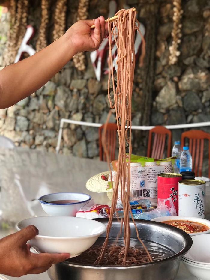 口感筋道的榆面饸饹。密云区金叵罗村供图
