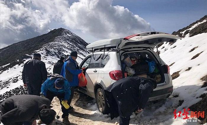 2名广东游客被困4000米冰雪高山 四川木里民警13小时紧急救援