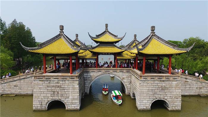 图为扬州瘦西湖景区五亭桥。 孟德龙摄