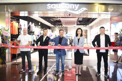 为跑者带来极致跑步体验，Saucony索康尼线下门店入驻上海