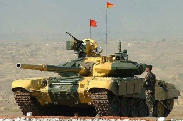 15式轻型坦克最新穿甲弹亮相 可击透T90S主战坦克炮塔
