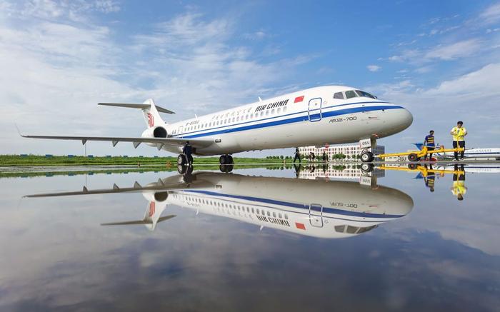 ARJ21飞机正式入编国航、东航、南航机队