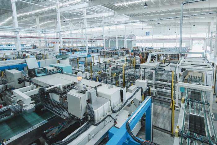 世界最大汽车玻璃生产商福耀玻璃在苏州打造“超级工厂”