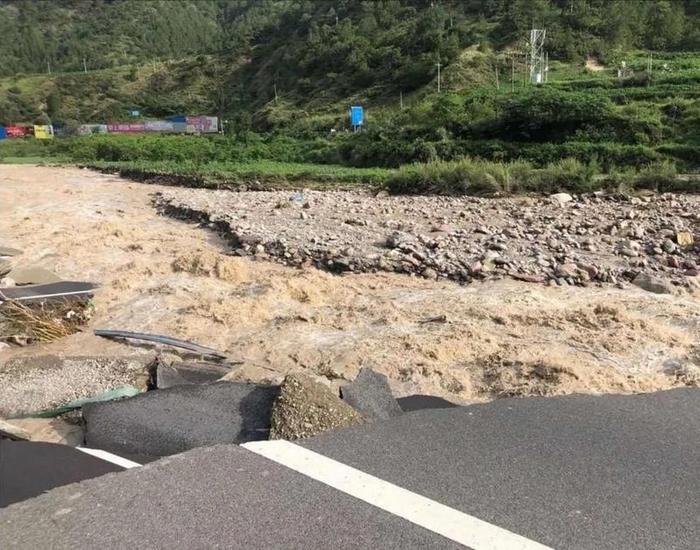 解决城中村停车难！今年深圳各区将试点建设立体停车库｜早安，龙岗