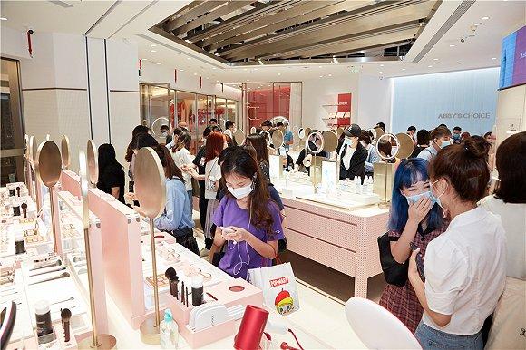 完子心选广州正佳店 图片来源:逸仙电商