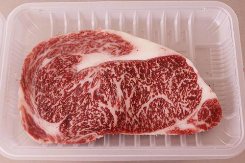 熟牛肉上有“绿色荧光”，是食品有问题还是假牛肉？告诉你原因