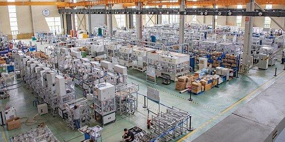 图说:新松临港产业基地自动化产线 采访对象供图(下同)