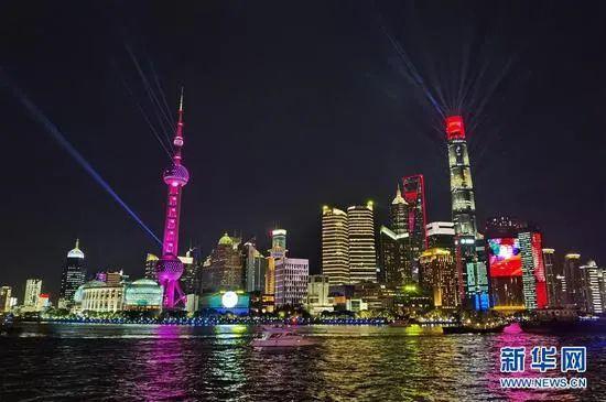 上海陆家嘴夜景(资料图片)。新华社记者 范培珅 摄