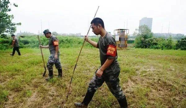 谢谢你！在暴雨中乘风破浪的逆行者！