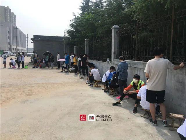 凌晨4点多排队，堪比高考的累……泰安驾考扎堆，驾校推