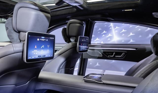 梅赛德斯-奔驰发布2021款S级轿车增强现实HUD技术演示