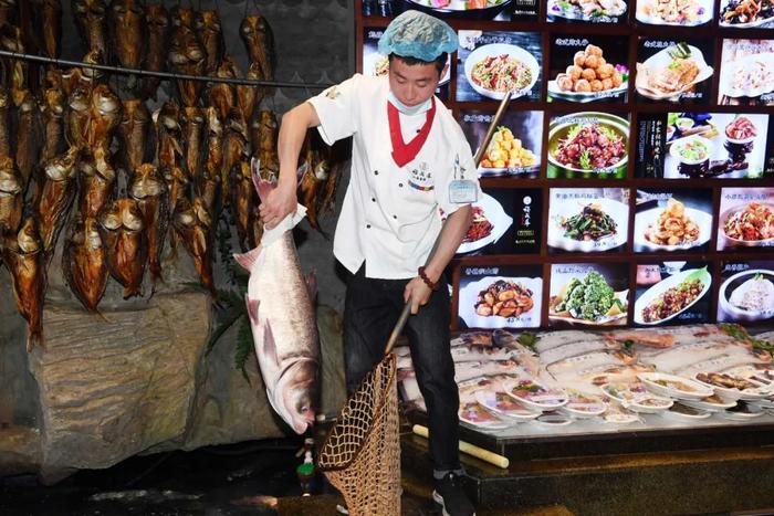 江鱼身上最好吃的肉，在这里！哈尔滨吃货必会～文末有彩蛋