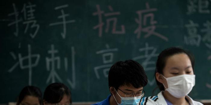北京仅剩1个高风险地区，54个小区解除封控管理，2867个高考考场准备就绪