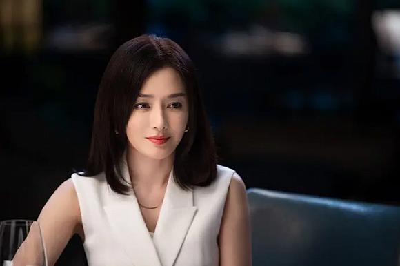 (《怪你过分美丽》是近年来少有得到好评的娱乐圈剧)