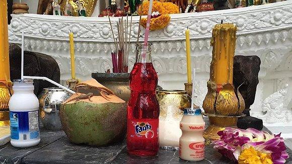 摆在泰国酒店里的红芬达