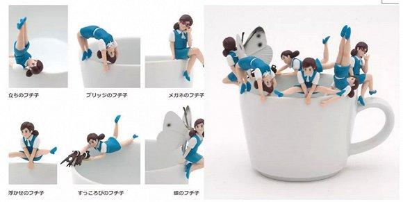 “杯缘子小姐系列”(コップのフチ子)