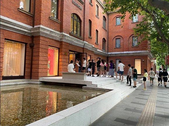 上海爱马仕之家(图片来源:小红书用户“困阿萌”)