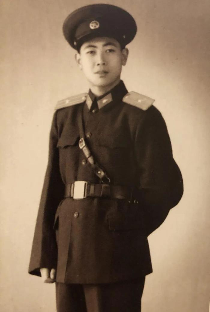 ▲孟昭身1955年被授予少校军衔时留影(受访者供图)