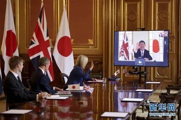 新华社发 英国首相府供图