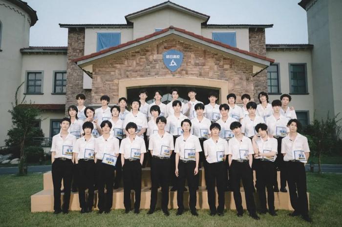 《明日之子乐团季》学员合影