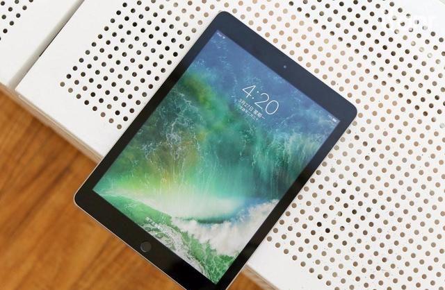 大学使用iPad的优势：看PPT、记笔记，文献需求不大？