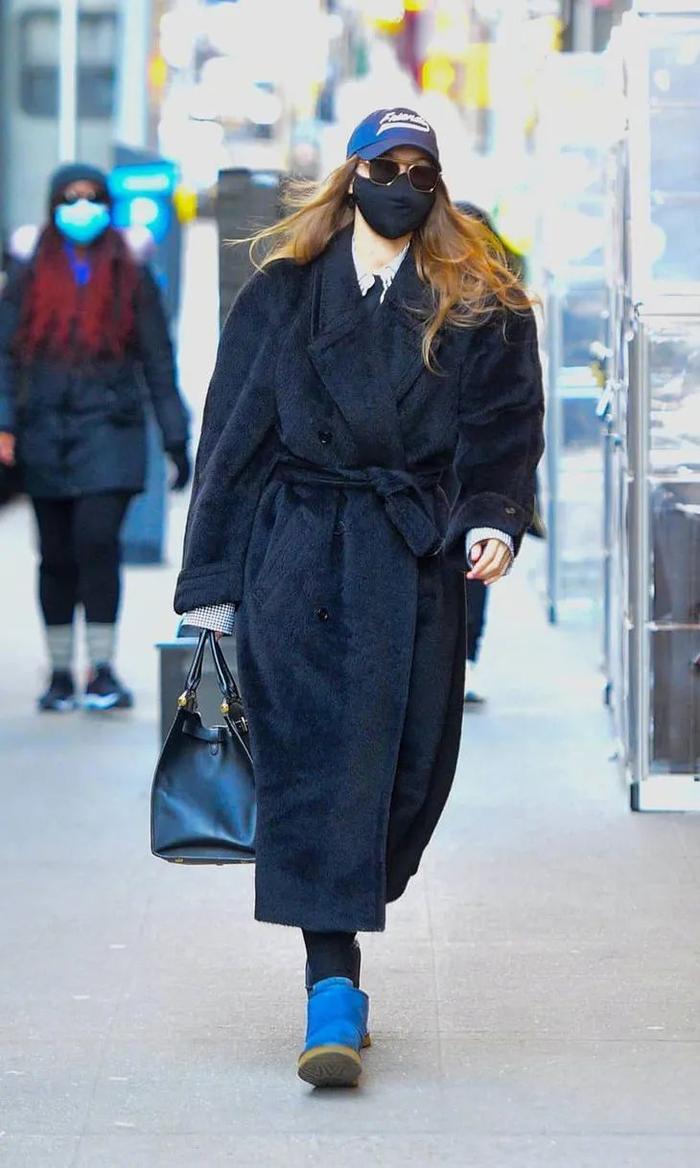 Gigihadid 包袋:Ralph Lauren 鞋履:UGG