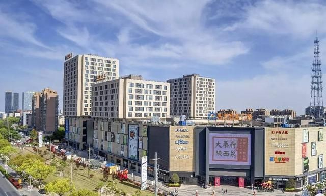 近期曝光的上海惠南镇小巷子爱情到底有多浪漫？真实故事与情感交织的街头记忆