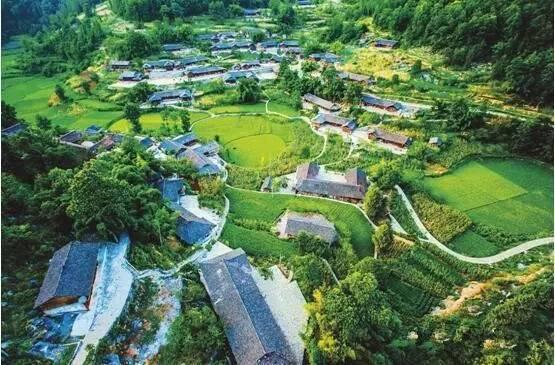 鞍子罗家沱苗寨 图:微播彭水
