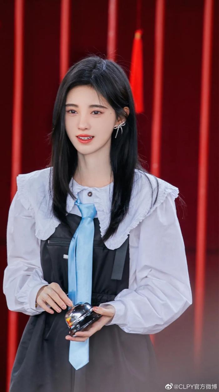 鞠婧祎