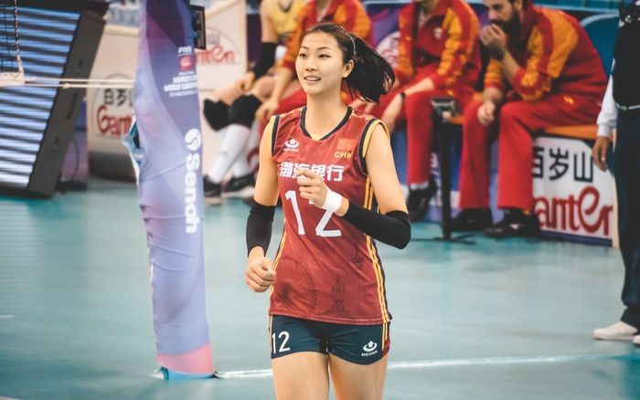 13岁入伍,效力八一女排12年,如今中尉军衔的袁心玥,工资多少?