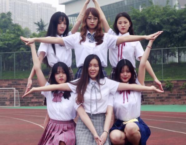 女子高生　毕业 