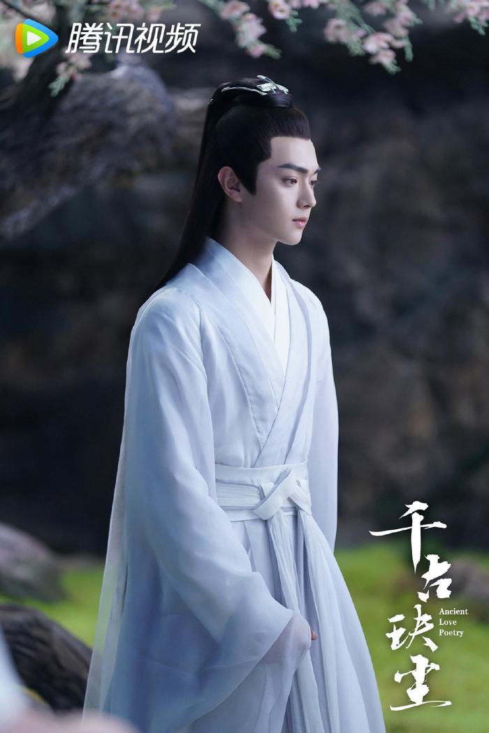 许凯今年多部剧集播出,但是口碑不尽如人意。