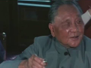 邓小平热情招待美国前总统老布什……