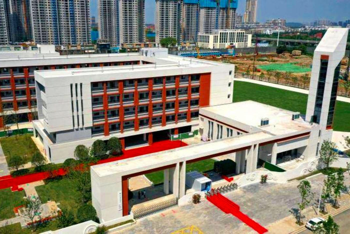 武汉一新校喜迎首批新生,崭新的校园,教学设施一应俱全|武汉市|校园|武汉|教学|学校|环保|设施|国家标准|园林绿化|甲醛|海绵_新浪新闻