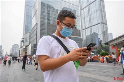 时隔3年,王威重入大学校园