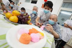 病房里做月饼、画灯笼，北京市隆福医院举办中秋主题联欢