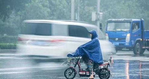 郑州持续强降雨十余座水库调度泄洪，花园口站将现洪水过程