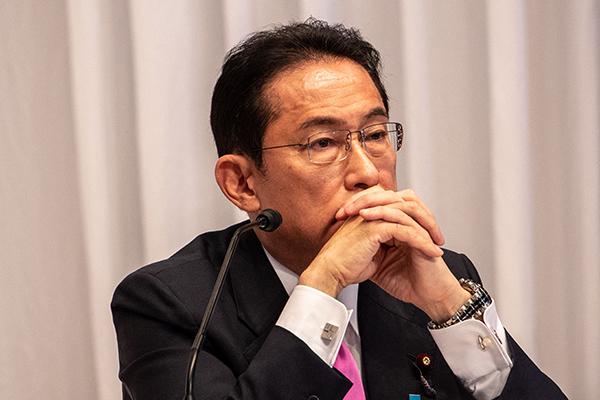 当地时间2021年9月20日,日本东京,日本自民党总裁候选人岸田文雄参加辩论。本文图片 人民视觉 资料图