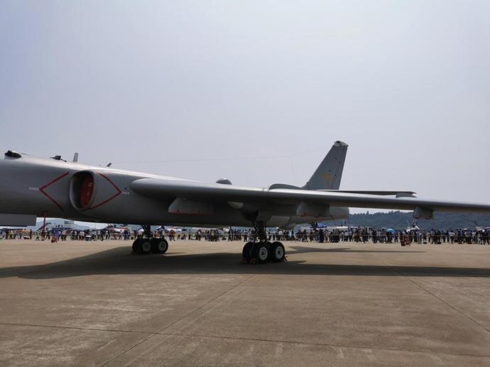 轰-6K可携带远程空射巡航导弹。