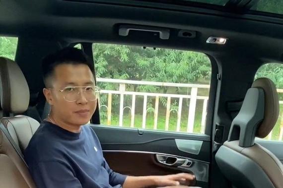 沃尔沃XC90新能源后排乘坐空间很宽敞？