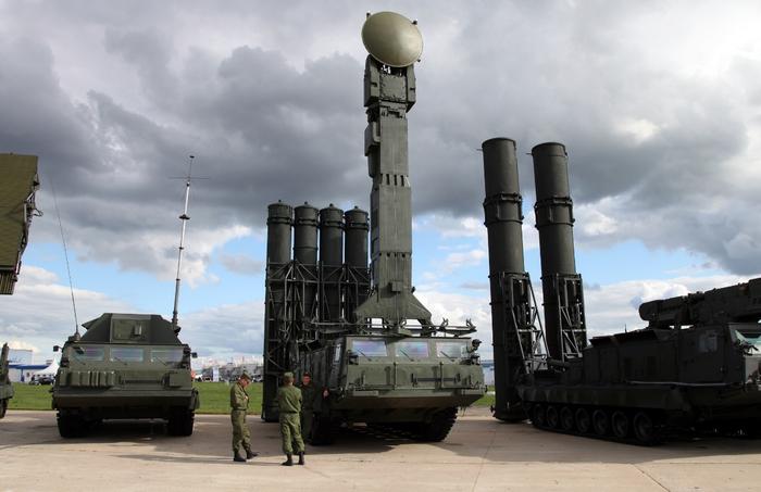 S-300V4防空导弹具备很强的反导能力。
