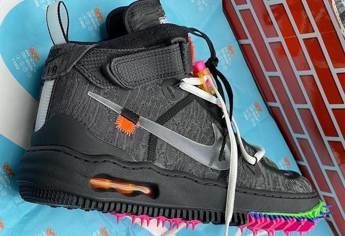 设计一言难尽！OFF-WHITE x Nike Air Force 1 Mid 最新实物曝光！