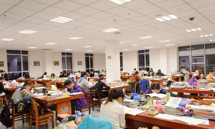 读研究生累还是工作累?